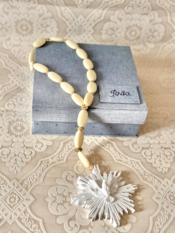 Terço de Porta medalha resina branca