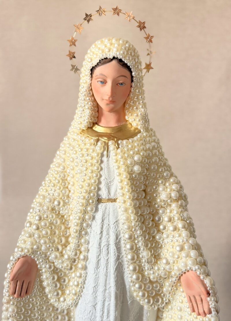 Nossa Senhora das Graças 60cm em pérolas