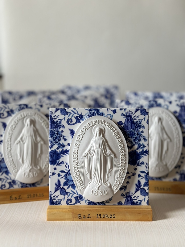 Azulejo 15cm x 15cm estampa floral exclusiva, medalha branca