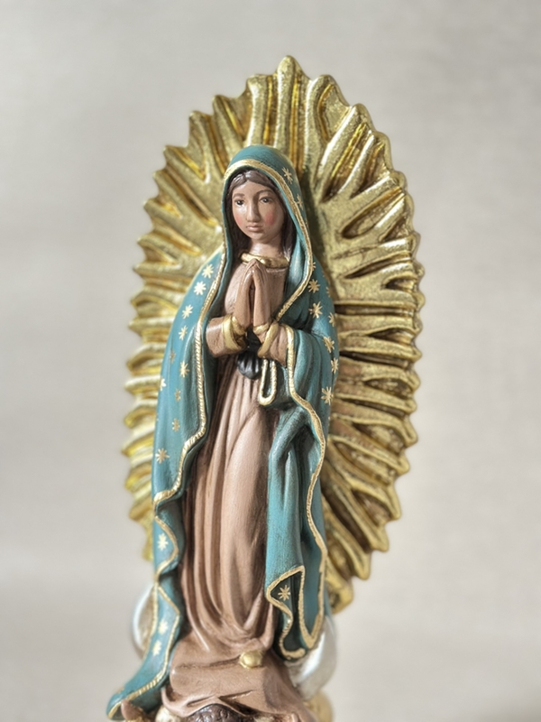Nossa Senhora de Guadalupe com 30cm envelhecida com folha de ouro
