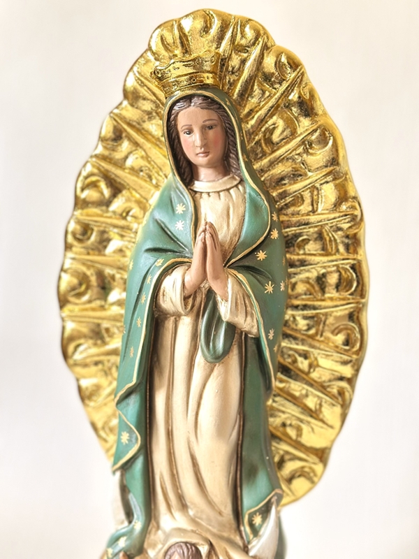 Nossa Senhora de Guadalupe com 50cm envelhecida com folha de ouro