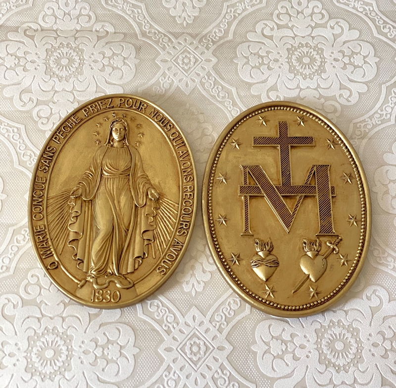 Par de Medalhas Milagrosas com 25cm em pintura envelhecida