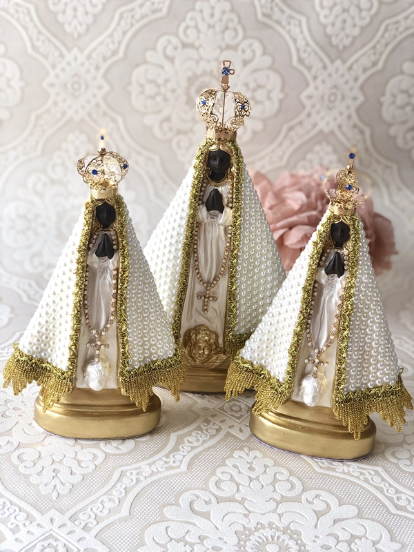 Nossa Senhora Aparecida 20cm e 25cm em pérolas