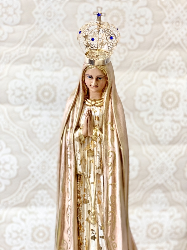 Nossa Senhora de Fátima com 60cm em pintura envelhecida e folha de ouro