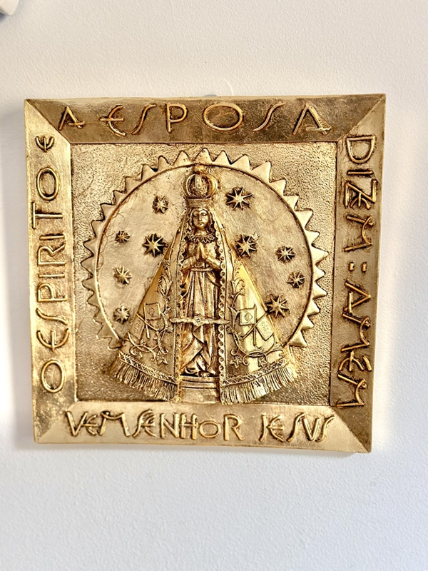 Placa de Nossa Senhora Aparecida 25cm em folha de ouro