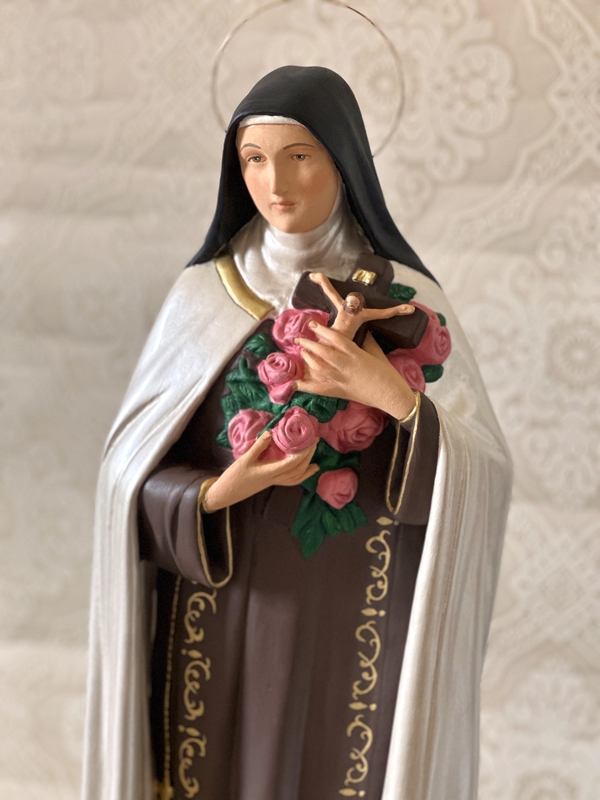 Santa Terezinha 60cm em pintura acrílica com desenhos
