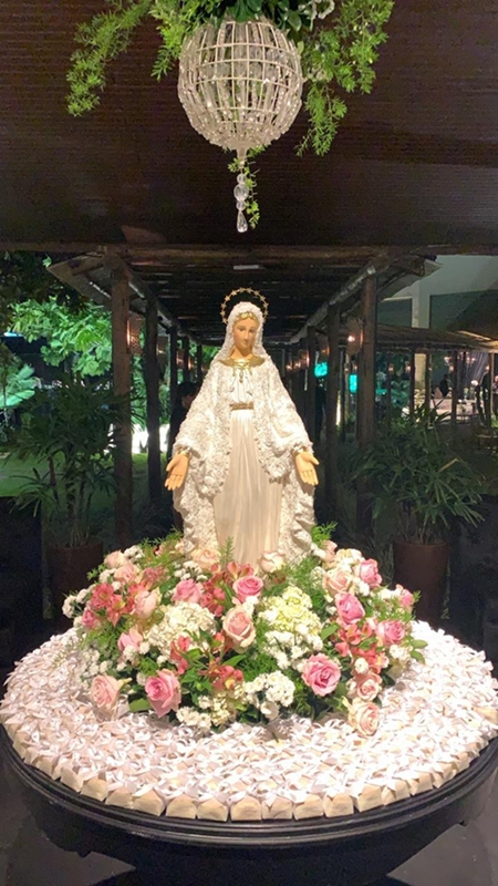 Nossa Senhora das Graças 80cm em renda bordada