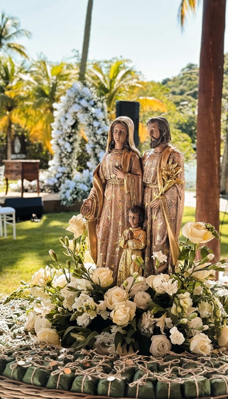 Sagrada Família 60cm nude envelhecida com folha de ouro